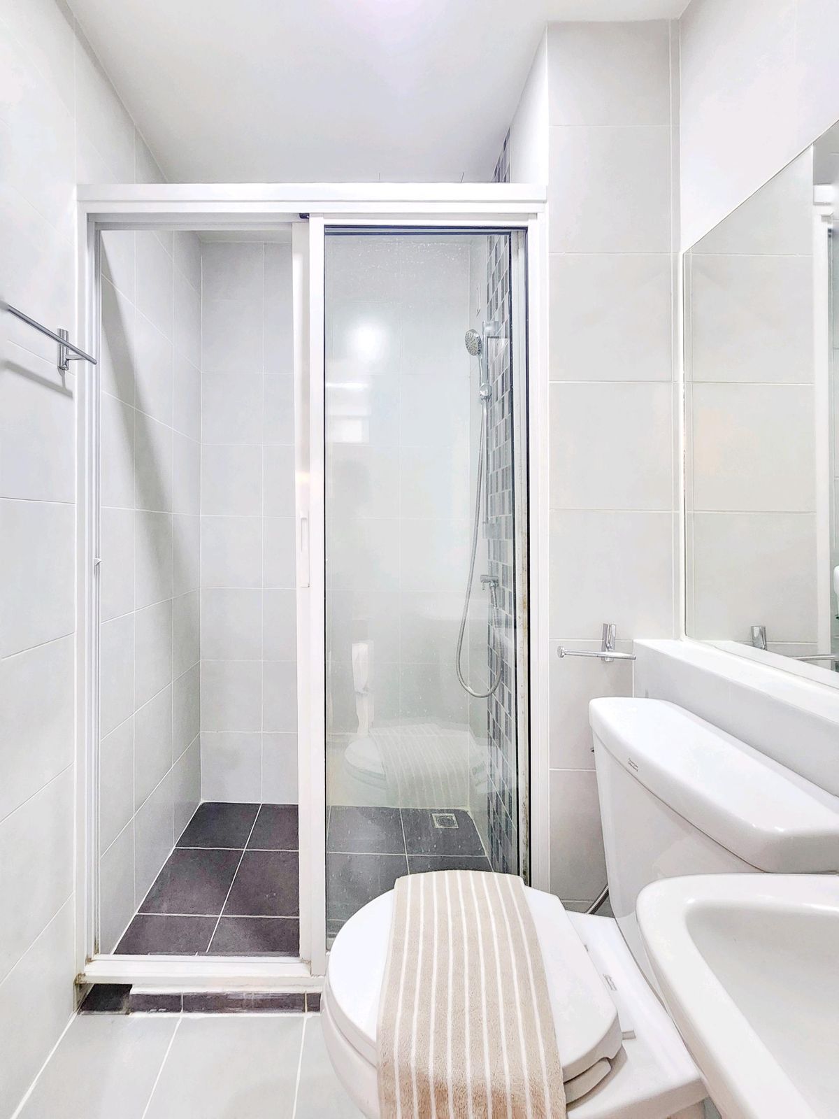 For SaleCondoRatchadapisek, Huaikwang, Suttisan : Here it is, the condo that everyone is asking about: 624 Condolette Ratchada 36