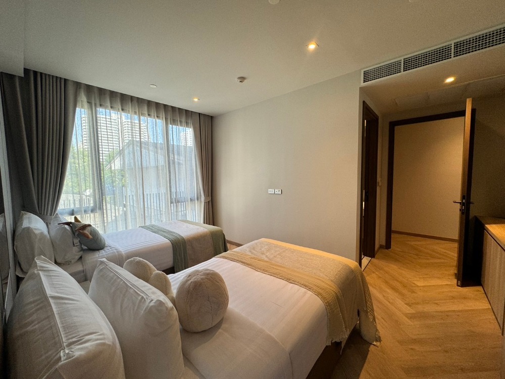 For RentCondoSukhumvit, Asoke, Thonglor : Brand-new apartment in Phrom Phong, conveniently located near EmQuartier & Emsphere. ** NO CO-AGENT ** 