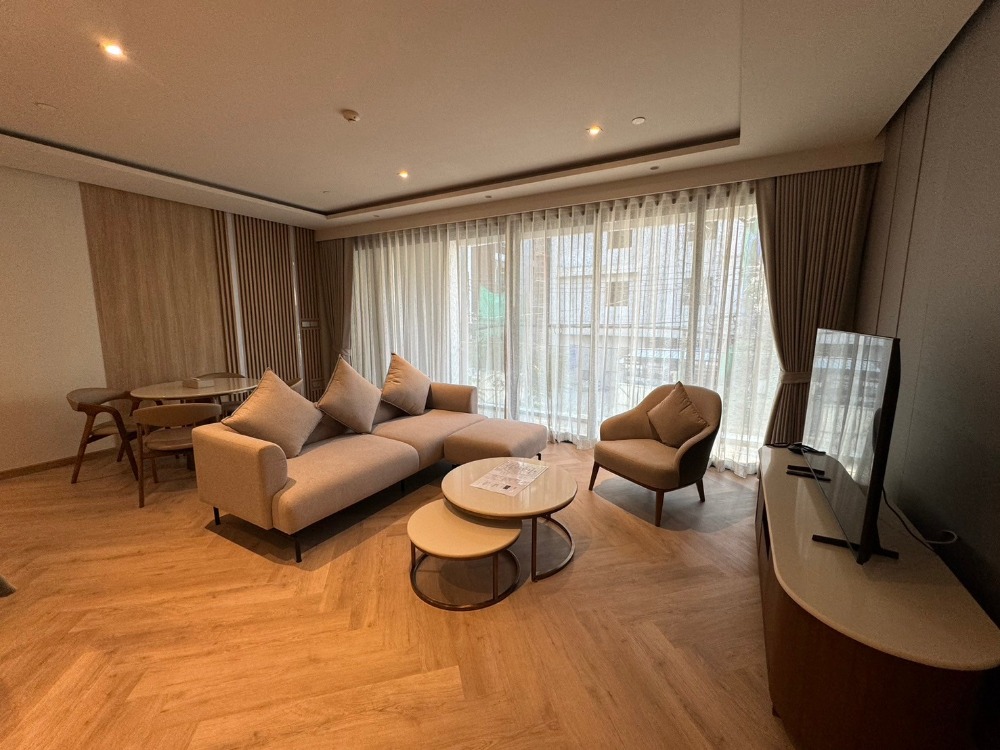 For RentCondoSukhumvit, Asoke, Thonglor : Brand-new apartment in Phrom Phong, conveniently located near EmQuartier & Emsphere. ** NO CO-AGENT ** 