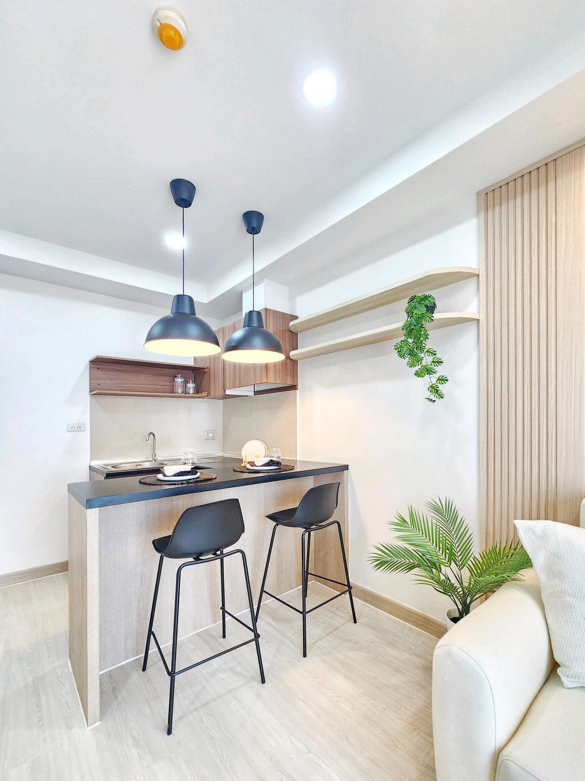 For SaleCondoRatchadapisek, Huaikwang, Suttisan : Here it is, the condo that everyone is asking about: 624 Condolette Ratchada 36