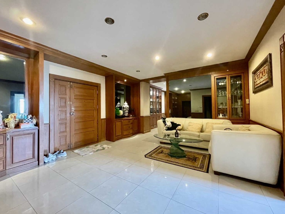 For SaleCondoBangna, Bearing, Lasalle : For sale/rent Penthouse Country Complex B 248 sq m. near BTS Bangna