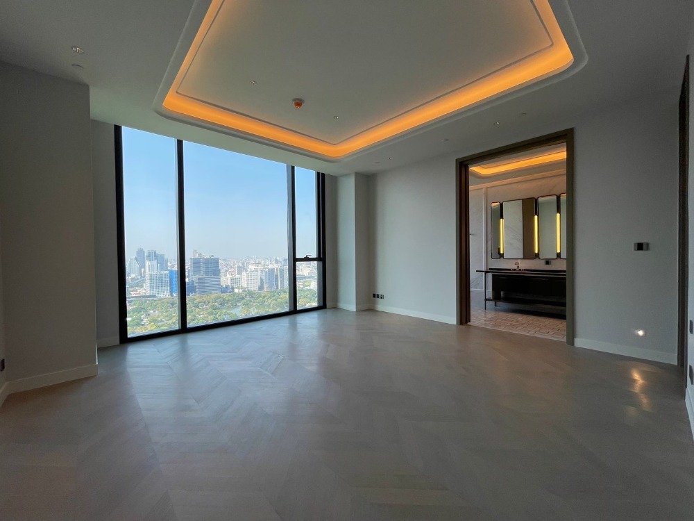 For RentCondoWitthayu, Chidlom, Langsuan, Ploenchit : ✨For rent! The best unit One89 Wireless, a luxurious 3-bedroom condo, 266 sq.m., located on the top floor of One Bangkok, with a balcony, panoramic view of Lumpini Park, near BTS, MRT and new landmarks of Bangkok, ready to move in April