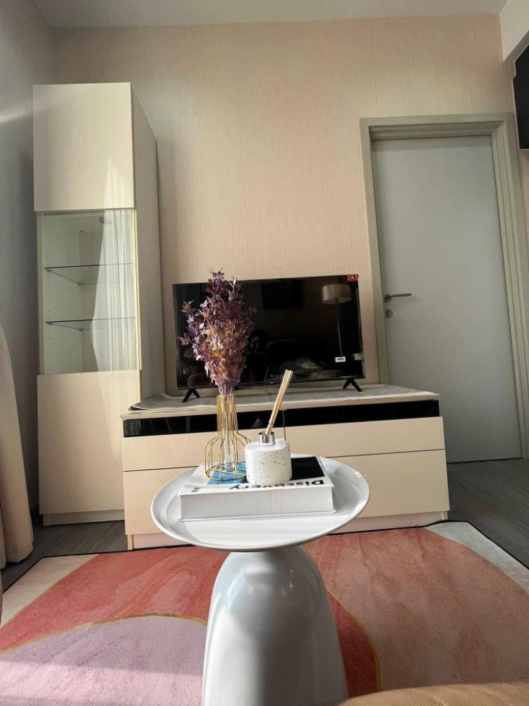 For RentCondoWongwianyai, Charoennakor : ⭐️ Nye by Sansiri ⭐️1 bedroom, 1 bathroom, 32 sq m., 19th floor, beautifully decorated room, complete with furniture and appliances.