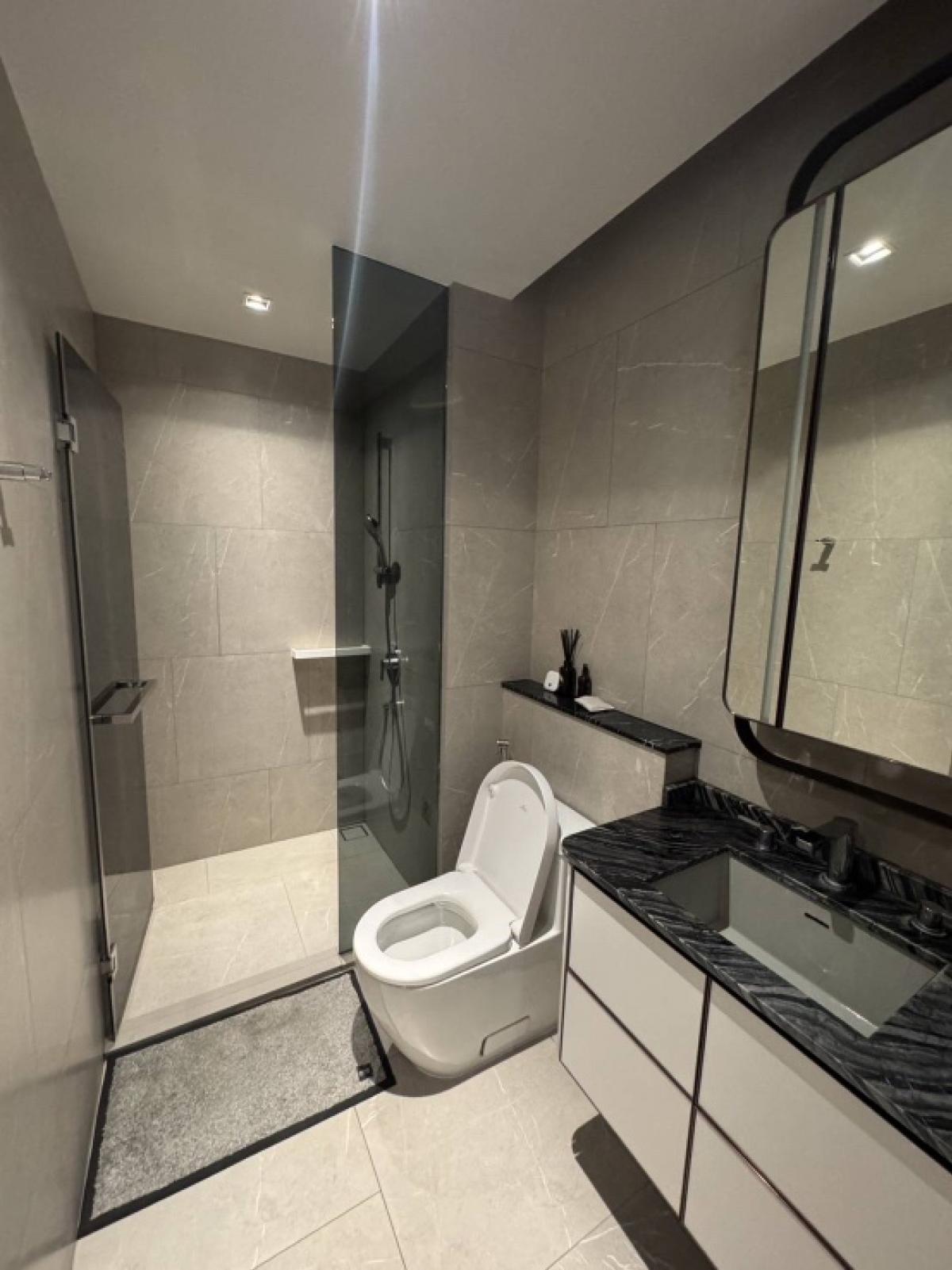 For RentCondoSukhumvit, Asoke, Thonglor : 𝐅𝐨𝐫 𝐑𝐞𝐧𝐭: The Reserve61 Highaway 2Bed 2Bath 67.62sqm Ready to move in 72K