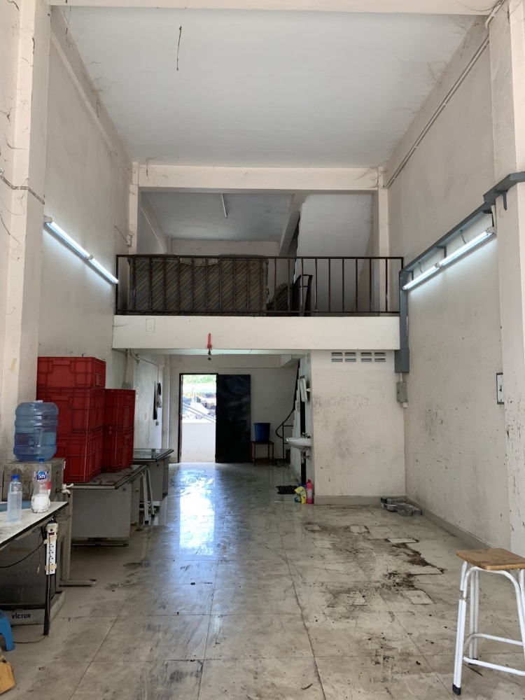 For SaleShop HouseBang kae, Phetkasem : For sale: Commercial building, 4.5 floors, 16 sqw., Phetkasem 116/5, only 100 m from Phetkasem Road.