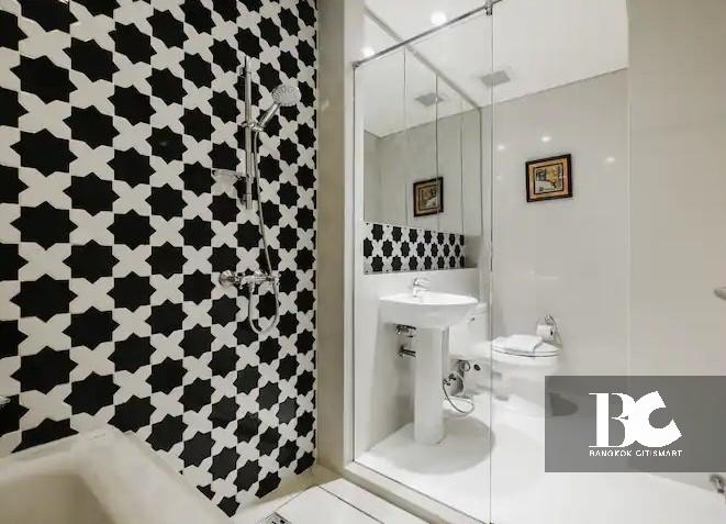 For SaleCondoSukhumvit, Asoke, Thonglor : Pet-friendly and spacious 1 bed Phrom Phong Area, close to BTS Phrom Phong and The Emsphere 081-245-7349