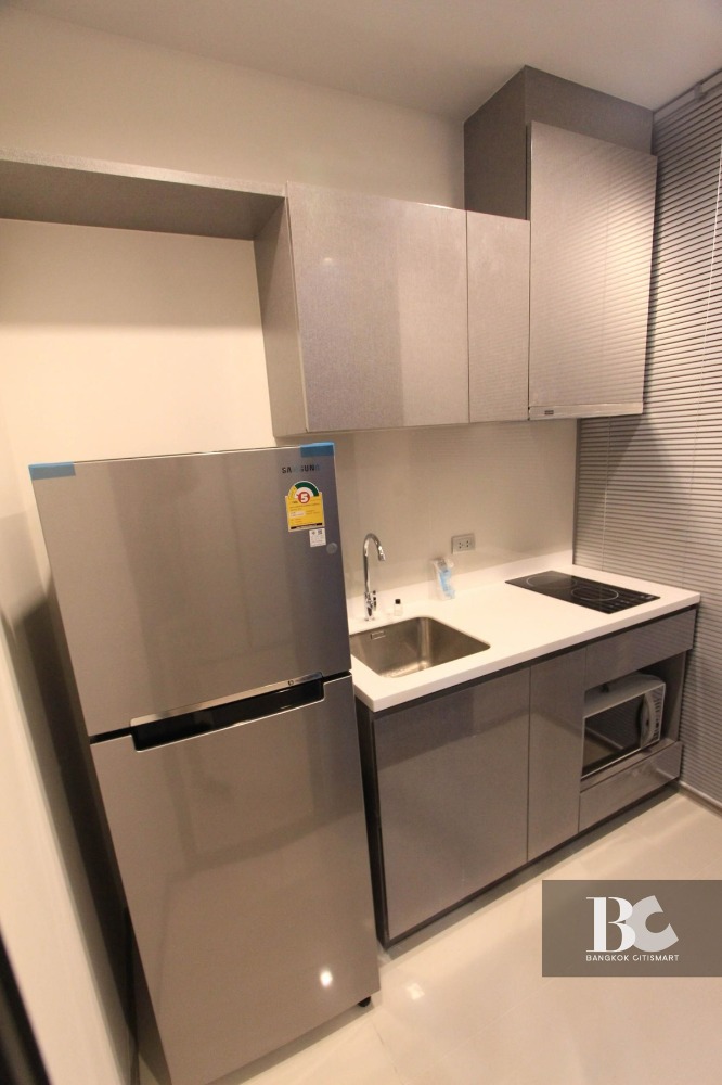 For SaleCondoRama9, Petchburi, RCA : 1 bed, Furnished, close to Airport link and MRT Phra Ram 9 station 081-245-7349