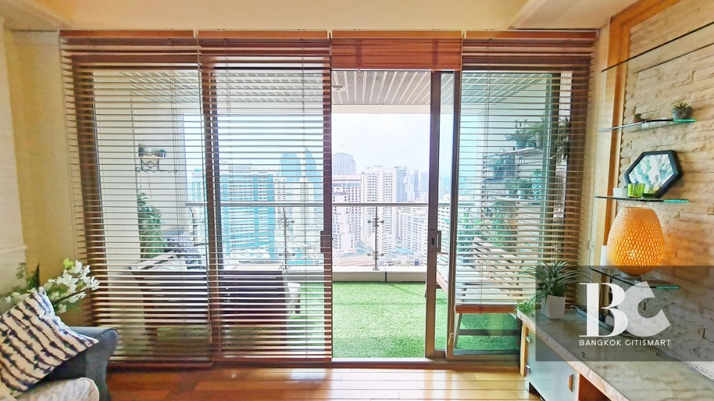 For SaleCondoSukhumvit, Asoke, Thonglor : Pet-friendly condo at Asoke walking distance to BTS Asoke Station and Terminal 21