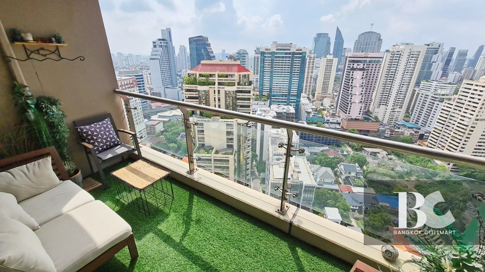 For SaleCondoSukhumvit, Asoke, Thonglor : Pet-friendly condo at Asoke walking distance to BTS Asoke Station and Terminal 21