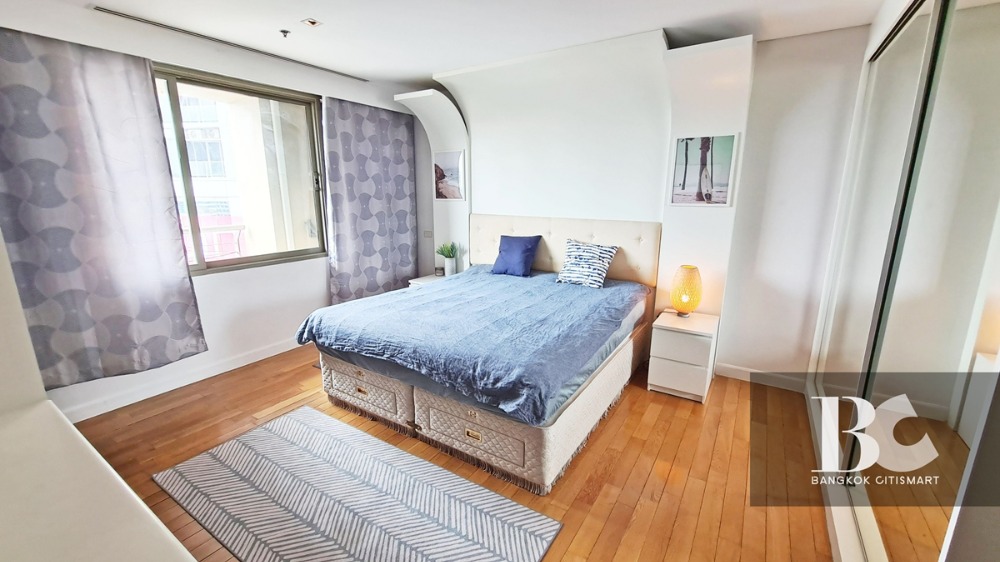 For SaleCondoSukhumvit, Asoke, Thonglor : Pet-friendly condo at Asoke walking distance to BTS Asoke Station and Terminal 21