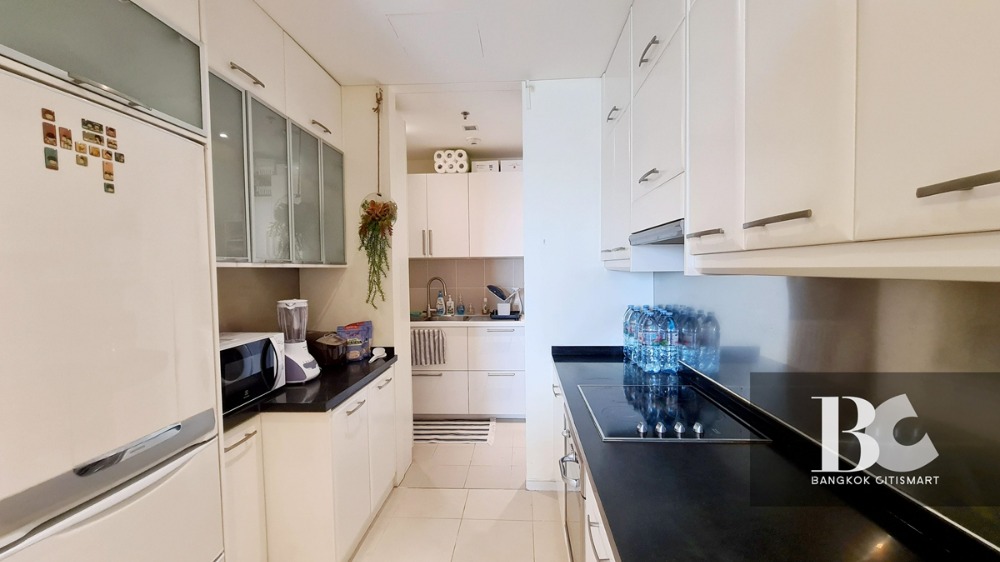 For SaleCondoSukhumvit, Asoke, Thonglor : Pet-friendly condo at Asoke walking distance to BTS Asoke Station and Terminal 21