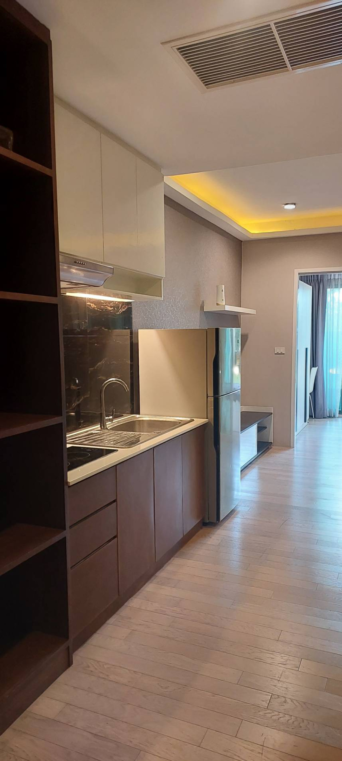 ให้เช่าคอนโดสุขุมวิท อโศก ทองหล่อ : ห้องสตูดิโอ (signature room) ขนาด 47 ตร.ม.  ให้เช่าในราคาเพียง 20,000 บาท