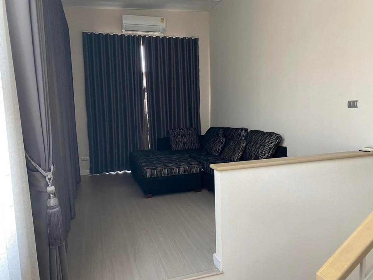 ขายบ้านพัฒนาการ ศรีนครินทร์ : ขายพร้อมผู้เช่า 31/1/70 วิวสวน ติดตั้งโซล่าเซลล์ 5 kw. พร้อมด้วยต่อเติมครัวไทย เดินทางสะดวก ได้หลายเส้นทาง: รามคำแหง ด่านทับช้าง  กรุงเทพกรีฑา  ร่มเกล้า  สนามบินสุวรรณภูมิ  เป็นโครงการติดถนนใหญ่  ตัวโครงการออกได้ทั้งซอยมิสทีน ร่มเกล้า   และถนนกรุงเทพ