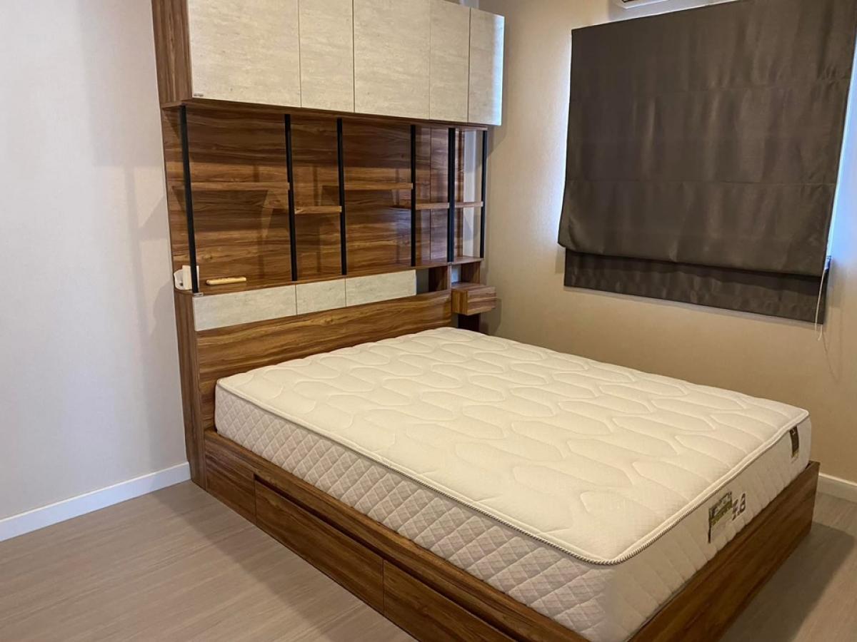 ขายบ้านพัฒนาการ ศรีนครินทร์ : ขายพร้อมผู้เช่า 31/1/70 วิวสวน ติดตั้งโซล่าเซลล์ 5 kw. พร้อมด้วยต่อเติมครัวไทย เดินทางสะดวก ได้หลายเส้นทาง: รามคำแหง ด่านทับช้าง  กรุงเทพกรีฑา  ร่มเกล้า  สนามบินสุวรรณภูมิ  เป็นโครงการติดถนนใหญ่  ตัวโครงการออกได้ทั้งซอยมิสทีน ร่มเกล้า   และถนนกรุงเทพ