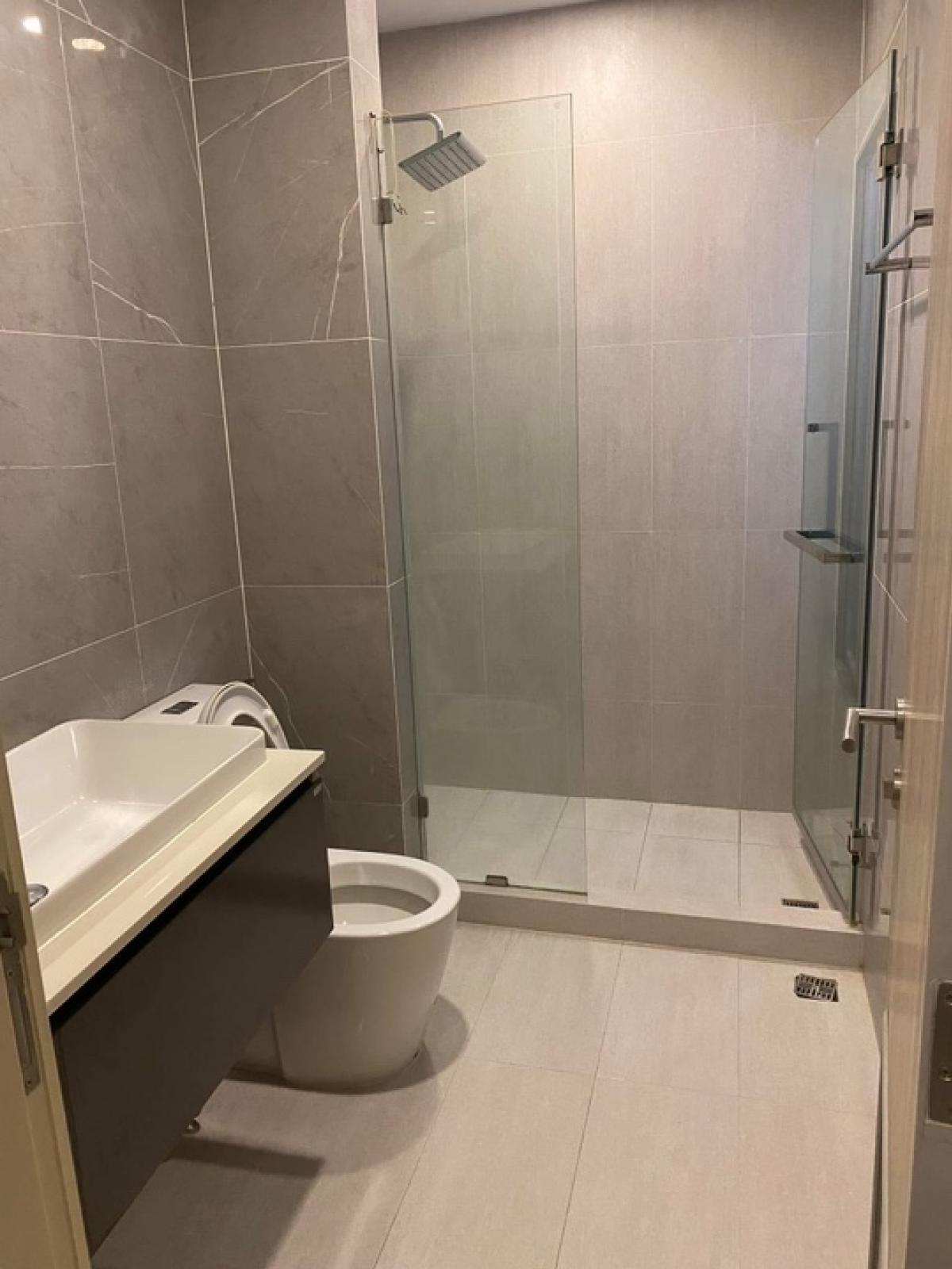 ขายบ้านพัฒนาการ ศรีนครินทร์ : ขายพร้อมผู้เช่า 31/1/70 วิวสวน ติดตั้งโซล่าเซลล์ 5 kw. พร้อมด้วยต่อเติมครัวไทย เดินทางสะดวก ได้หลายเส้นทาง: รามคำแหง ด่านทับช้าง  กรุงเทพกรีฑา  ร่มเกล้า  สนามบินสุวรรณภูมิ  เป็นโครงการติดถนนใหญ่  ตัวโครงการออกได้ทั้งซอยมิสทีน ร่มเกล้า   และถนนกรุงเทพ