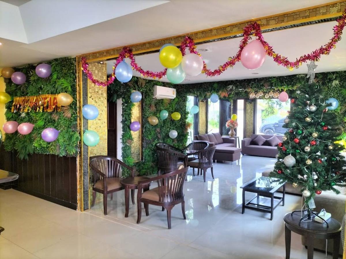 ขายกิจการโรงแรม & กิจการอพาร์ตเมนต์ปราจีนบุรี : ขายยกกิจการโรงแรม 3 ดาว  The Green Hotel 304 ตำบลท่าตูม อำเภอศรีมหาโพธิ์ จังหวัดปราจีนบุรี