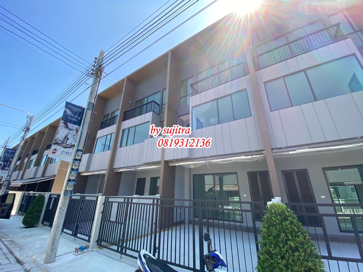 For RentTownhomeNawamin, Ramindra : For rent: 3-storey townhouse, 24 sq m, near the BTS Wacharapol Station, Ram Intra Road