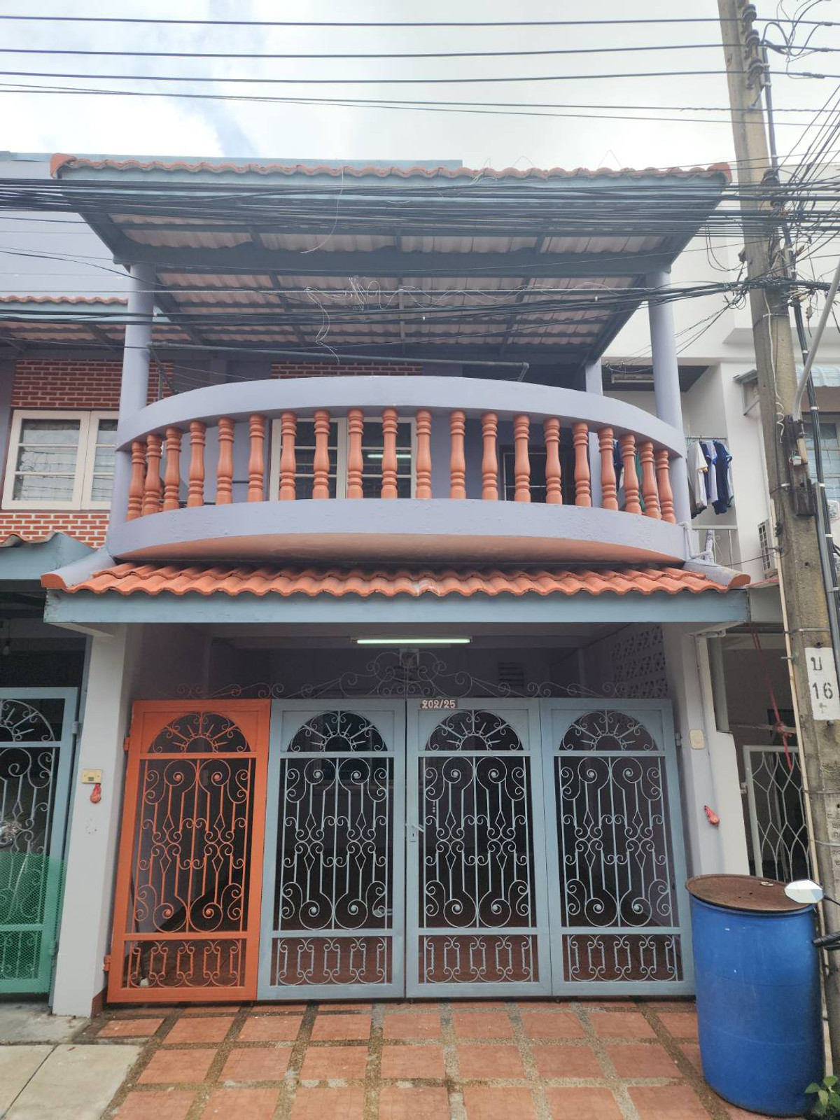 ให้เช่าทาวน์โฮมบางนา แบริ่ง ลาซาล : ให้เช่าทาวน์เฮ้าส์ โซนสรรพาวุธ - บางนา ใกล้ตลาดสี่แยกบางนา เพียง 3 นาที