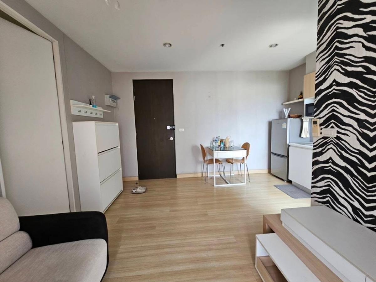 For RentCondoBangna, Bearing, Lasalle : Main topic: 🌱For rent The Parkland srinakarin lakeside (The Parkland Srinakarin Lakeside) 🛏️ 1 bedroom 🛁 1 bathroom 🛋️ 1 living room, size 36 sq m., Building 2, 8th floor ✨ Price 8,500 baht ✨