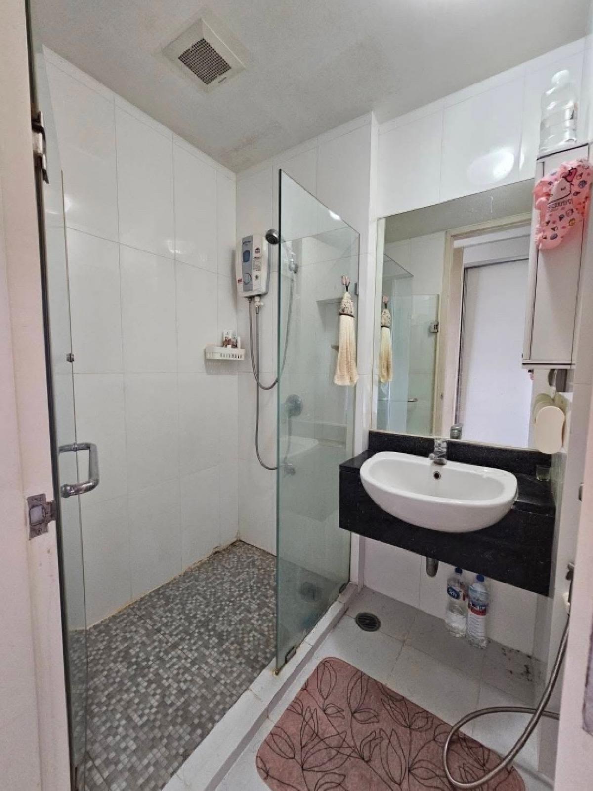 For RentCondoBangna, Bearing, Lasalle : Main topic: 🌱For rent The Parkland srinakarin lakeside (The Parkland Srinakarin Lakeside) 🛏️ 1 bedroom 🛁 1 bathroom 🛋️ 1 living room, size 36 sq m., Building 2, 8th floor ✨ Price 8,500 baht ✨