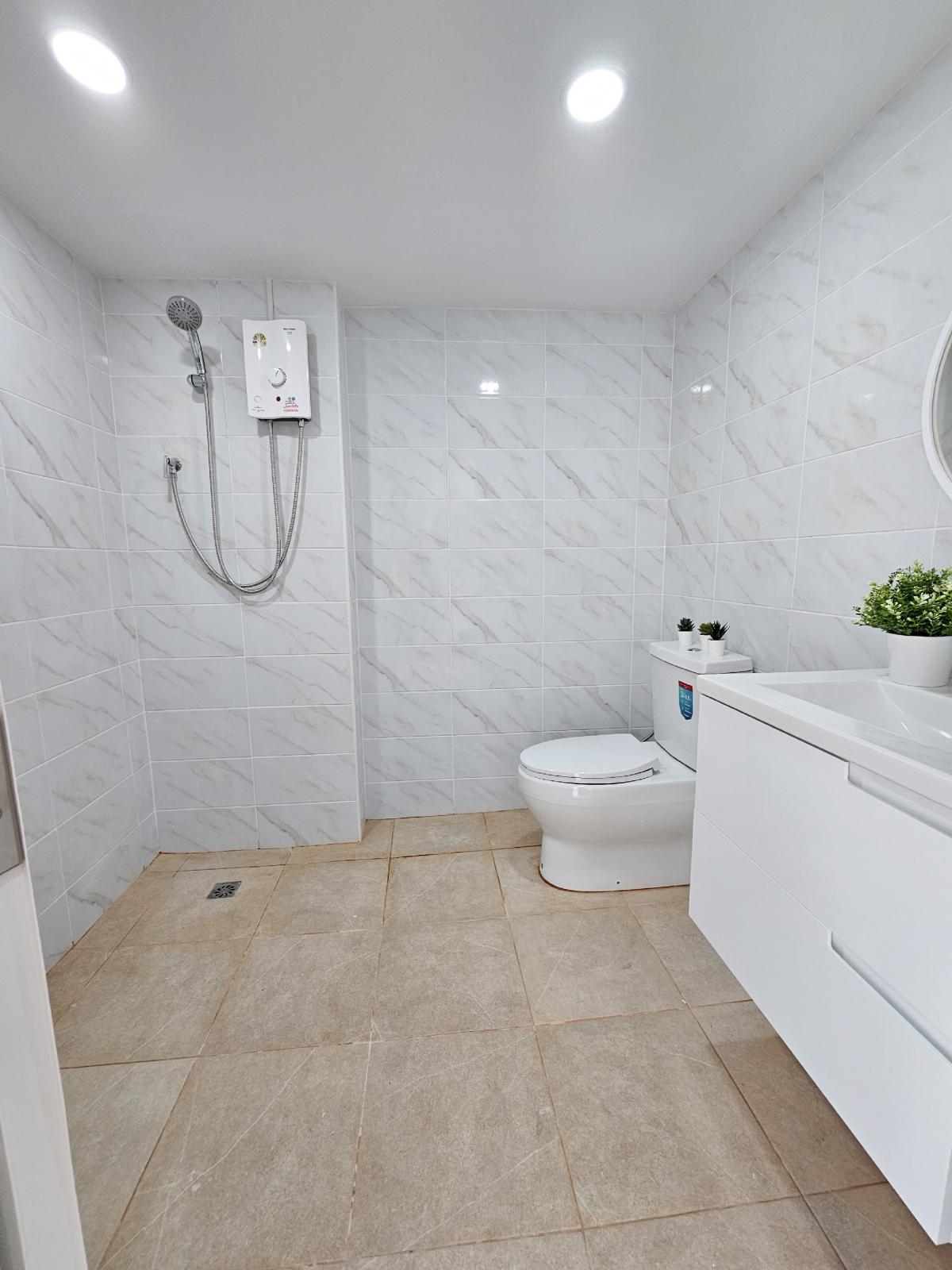 ขายคอนโดพัฒนาการ ศรีนครินทร์ : ขายอ่อนนุชเพลสคอนโด  ห้องแต่งใหม่ น่าอยู่ เฟอร์นิเจอร์ครบราคา 1,290,000 บาท ซอยอ่อนนุช 46/2