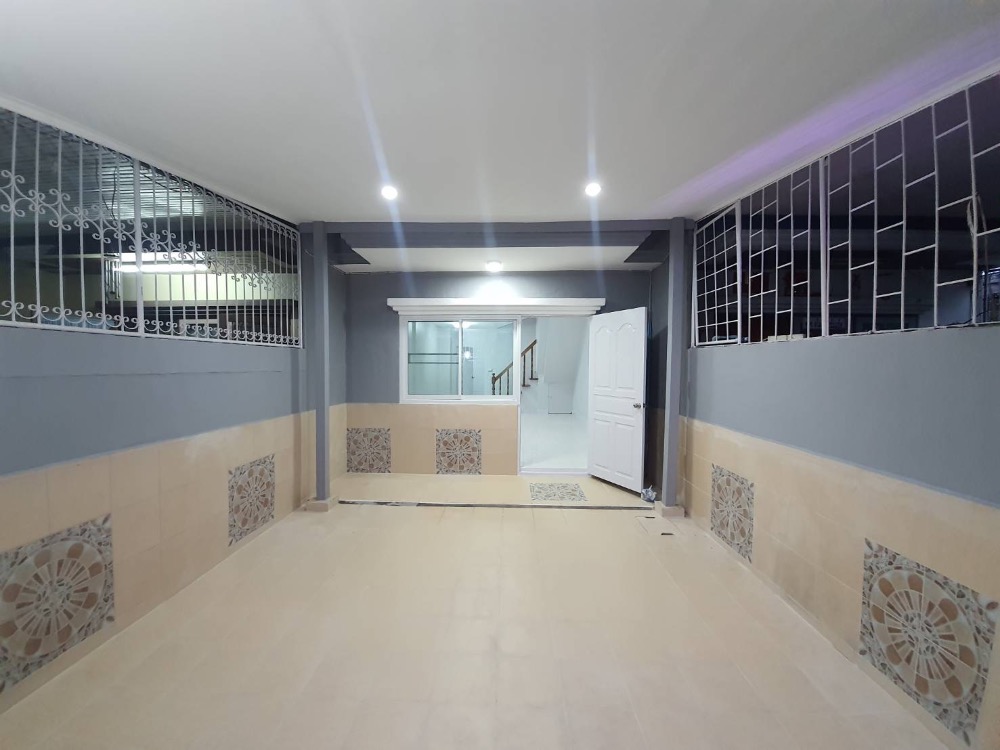 ขายทาวน์โฮมปิ่นเกล้า จรัญสนิทวงศ์ : ขายทาวเฮ้าส์ 2 ชั้น 2 นอน 2 น้ำ รีโนเวททั้งหลัง จรัญสนิทวงศ์ 22 ใกล้ MRT จรัญฯ13 ใกล้ศิริราช ตลาดพรานนก