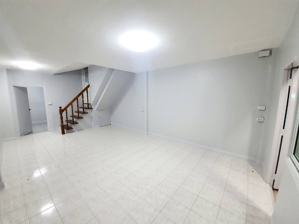 ขายทาวน์โฮมปิ่นเกล้า จรัญสนิทวงศ์ : ขายทาวเฮ้าส์ 2 ชั้น 2 นอน 2 น้ำ รีโนเวททั้งหลัง จรัญสนิทวงศ์ 22 ใกล้ MRT จรัญฯ13 ใกล้ศิริราช ตลาดพรานนก