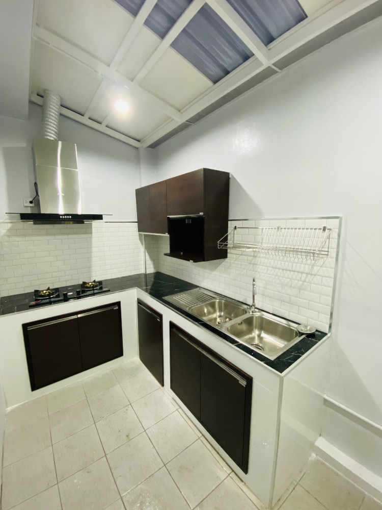 ขายทาวน์โฮมปิ่นเกล้า จรัญสนิทวงศ์ : ขายทาวเฮ้าส์ 2 ชั้น 2 นอน 2 น้ำ รีโนเวททั้งหลัง จรัญสนิทวงศ์ 22 ใกล้ MRT จรัญฯ13 ใกล้ศิริราช ตลาดพรานนก