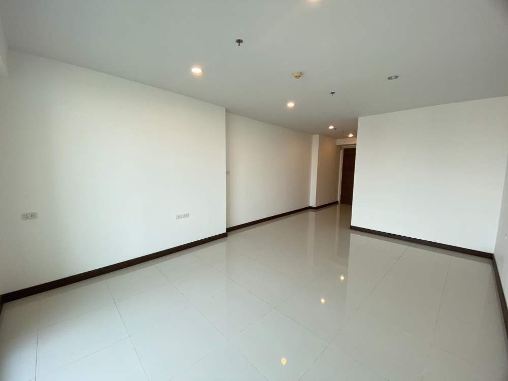 For RentCondoRama3 (Riverside),Satupadit : FOR Rent Studio type, many rooms to choose from, Supalai Prima Riva, riverside condo