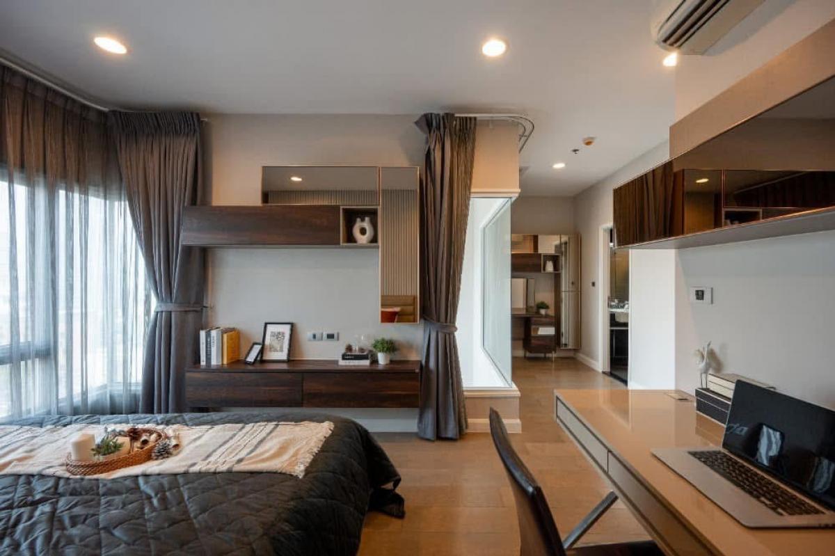 For SaleCondoSukhumvit, Asoke, Thonglor : For sale: The Crest Sukhumvit 34, size 98.05 Sq.m Duplex 2 bed 2 bath, only 18.5 MB, contact 086-795-9997 Jimmy