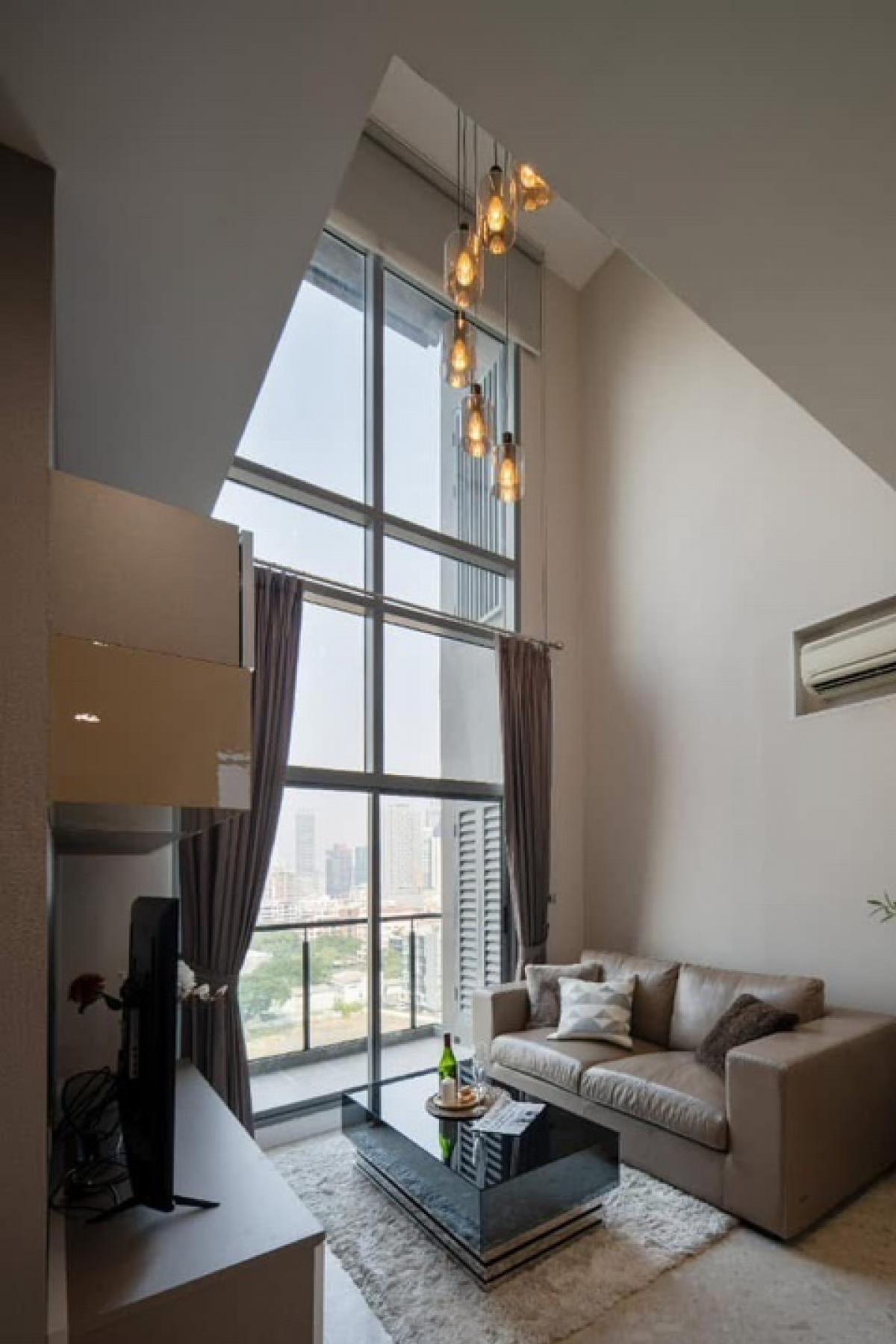 For SaleCondoSukhumvit, Asoke, Thonglor : For sale: The Crest Sukhumvit 34, size 98.05 Sq.m Duplex 2 bed 2 bath, only 18.5 MB, contact 086-795-9997 Jimmy