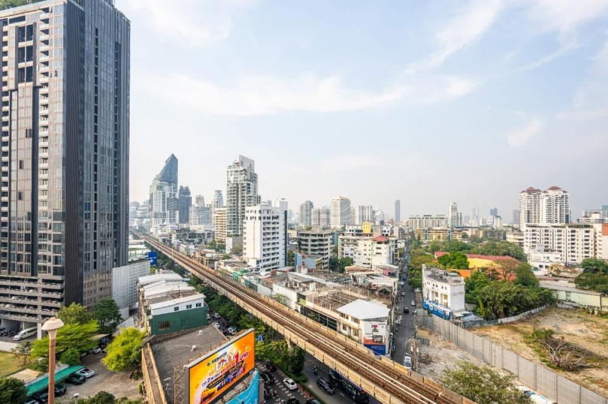 For SaleCondoSukhumvit, Asoke, Thonglor : For sale: The Crest Sukhumvit 34, size 98.05 Sq.m Duplex 2 bed 2 bath, only 18.5 MB, contact 086-795-9997 Jimmy
