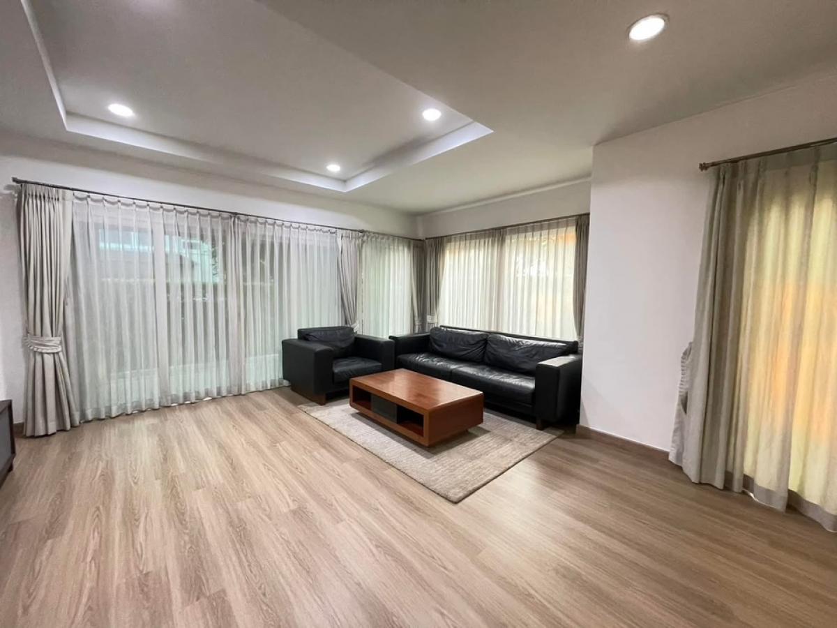 ขายบ้านลาดกระบัง สุวรรณภูมิ : ขายบ้าน Centro อ่อนนุช วงแหวน ขนาด 240 Sq.m 3 bed 2 bath เพียง 9.85 MB ติดต่อ 086-795-9997 จิมมี่