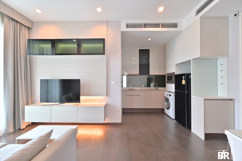 ขายคอนโดพระราม 9 เพชรบุรีตัดใหม่ RCA : Sale Q Asoke 2 Bedroom, 1 Bathroom By Fah C