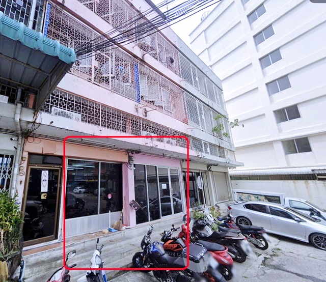 For RentShop HouseOnnut, Udomsuk : Soi Wachiratham Sathit 1-8 BTS Udomsuk 300m. Glory Inter School Singapore 1km. Commercial building