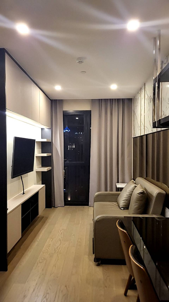 For RentCondoSukhumvit, Asoke, Thonglor : Condo for rent, Ashton Asoke [Ashton Asoke], beautiful room, good price, convenient travel, fully furnished, ready to move in immediately, make an appointment to see the room.