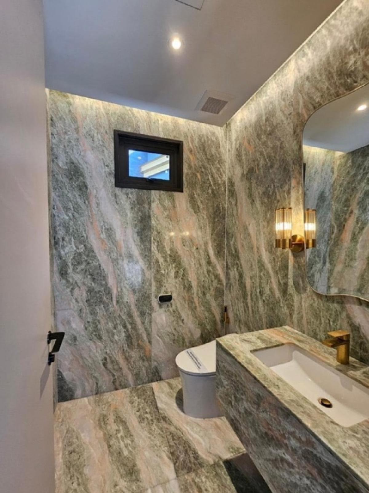 ขายบ้านพระราม 9 เพชรบุรีตัดใหม่ RCA : ขาย Bugaan พระราม9 เหม่งจ๋าย ขนาด 522 Sq.m 4 bed 5 bath เพียง 95 MB ติดต่อ 086-795-9997( จิมมี่)