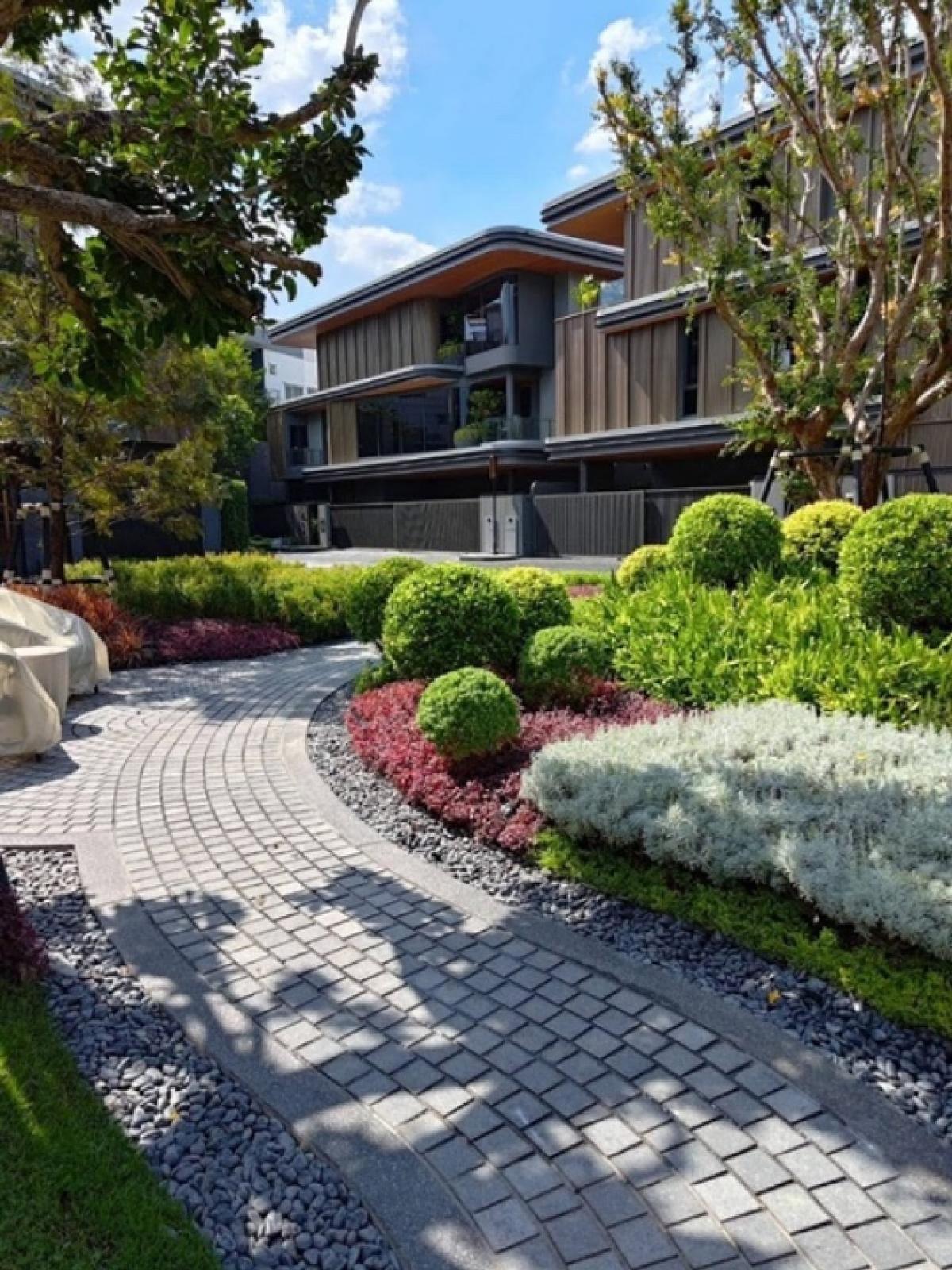 ขายบ้านพระราม 9 เพชรบุรีตัดใหม่ RCA : ขาย Bugaan พระราม9 เหม่งจ๋าย ขนาด 522 Sq.m 4 bed 5 bath เพียง 95 MB ติดต่อ 086-795-9997( จิมมี่)