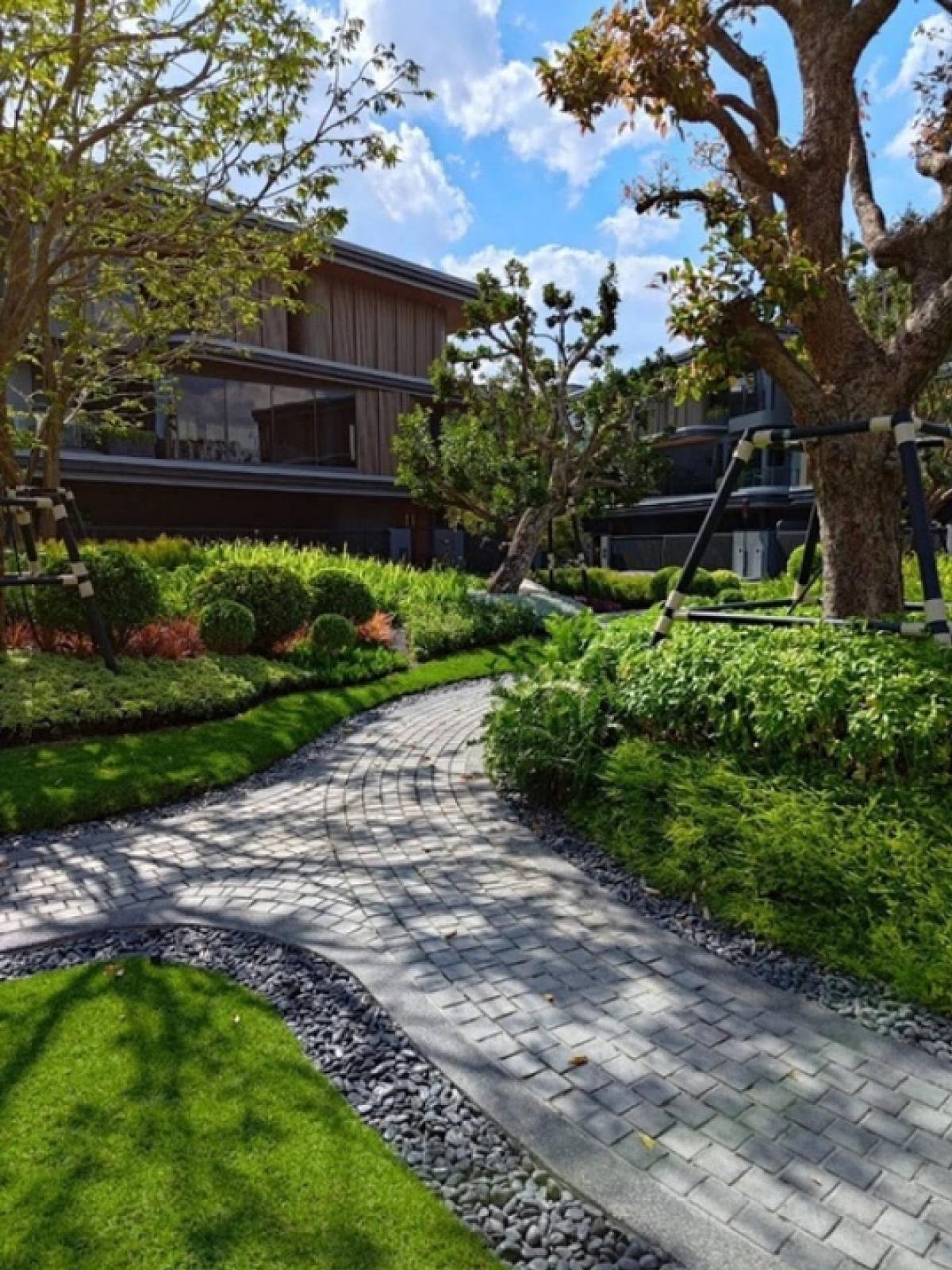 ขายบ้านพระราม 9 เพชรบุรีตัดใหม่ RCA : ขาย Bugaan พระราม9 เหม่งจ๋าย ขนาด 522 Sq.m 4 bed 5 bath เพียง 95 MB ติดต่อ 086-795-9997( จิมมี่)