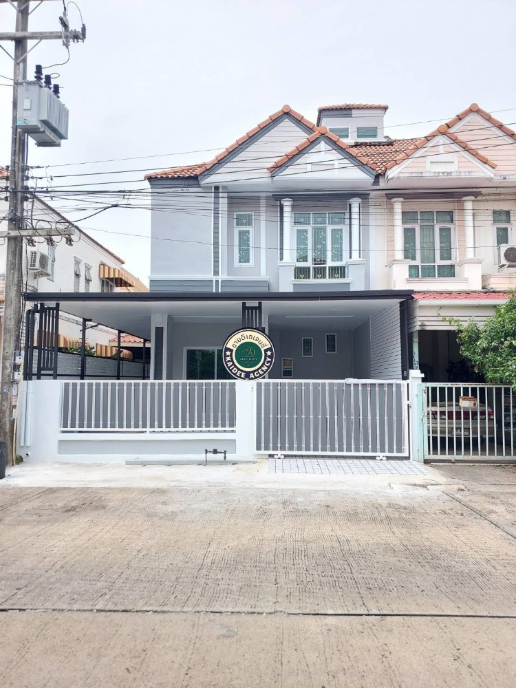 For SaleTownhomePathum Thani,Rangsit, Thammasat : Townhouse for sale, newly renovated, good location, Manthakarn Village, Lam Luk Ka, Khlong 4, Sai Pracharat Road, Lat Sawai, Rangsit, Khlong Luang, Dream World Amusement Park, Pathum Thani