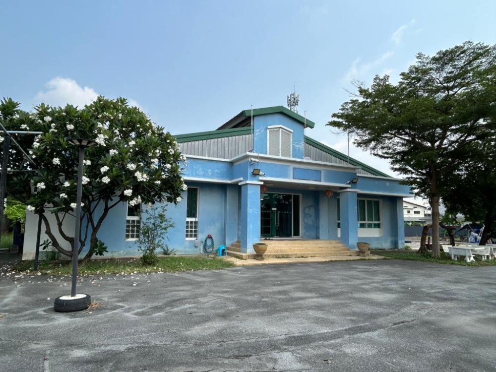For RentWarehouseNakhon Pathom : Warehouse for rent, size 720 sq m. with open building size 200 sq m. on an area of ​​over 1 rai, near Phutthamonthon Sai 5 bus station, Central Salaya