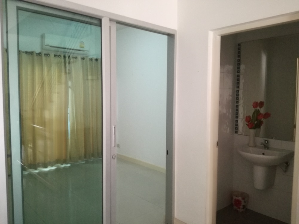 ให้เช่าทาวน์โฮมนวมินทร์ รามอินทรา : ให้เช่าทาวน์โฮม 3 ชั้น วิสต้า ปาร์ค รัชดา-รามอินทรา