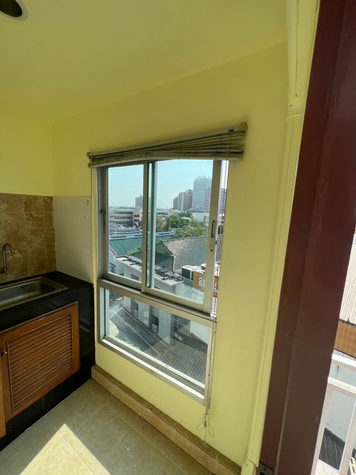 ขายคอนโดบางนา แบริ่ง ลาซาล : ขายพร้อมคนเช่า ใกล้ BTS บางนา ,ทางด่วน, ใกล้ไบเทค บางนา