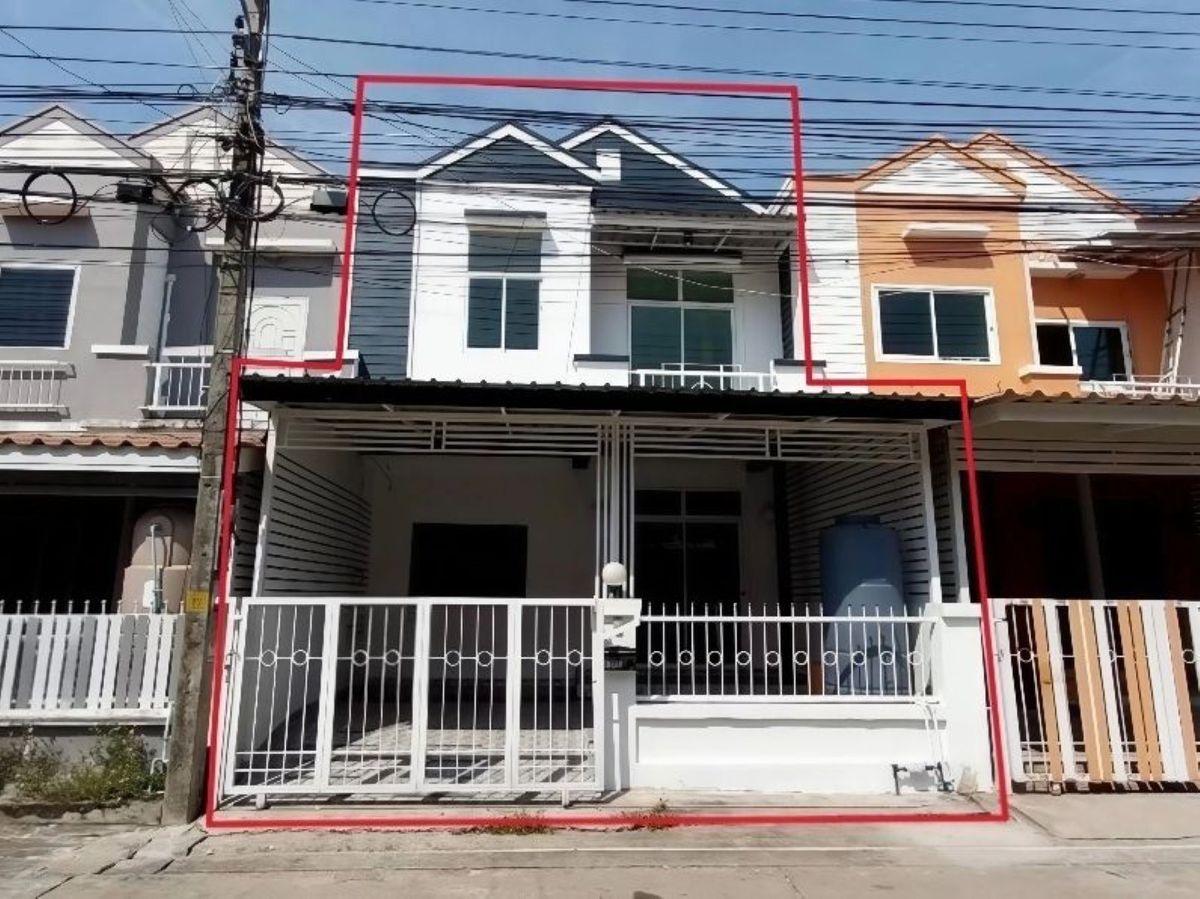 ขายบ้านปทุมธานี รังสิต ธรรมศาสตร์ : ขาย ทาวน์เฮ้าส์ บ้านวรารักษ์ รังสิต คลอง 3 คลองหลวง บ้านรีโนเวทใหม่ ใกล้ทางเข้าออกหมู่บ้าน ต่อเติมโรงรถ ครัวบิวท์อิน ใกล้รถไฟฟ้า BTS สายสีเขียว ทาวน์โฮม PKA