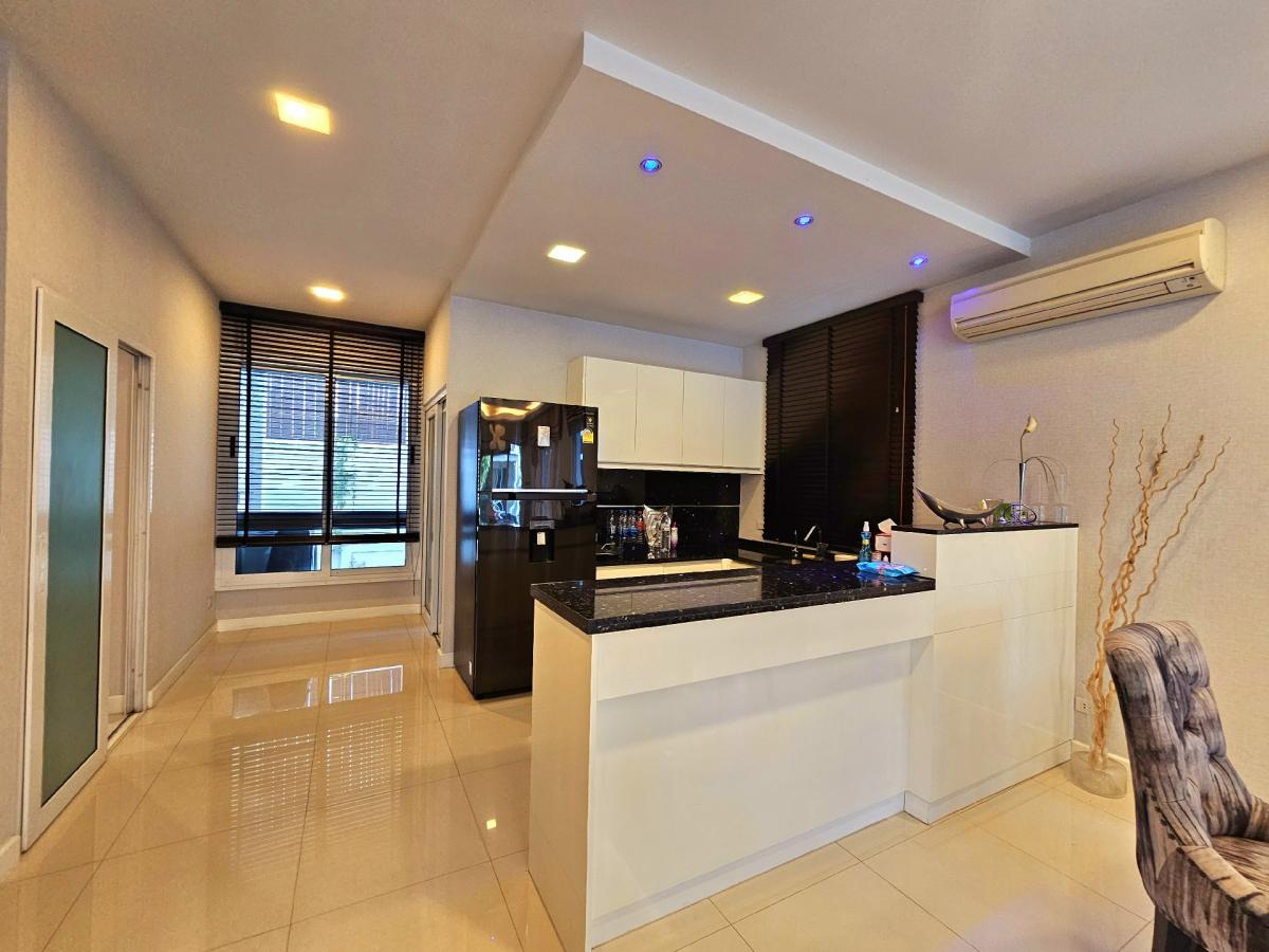 For RentHouseLadprao, Central Ladprao : 5 bedroom detached house, Lat Phrao