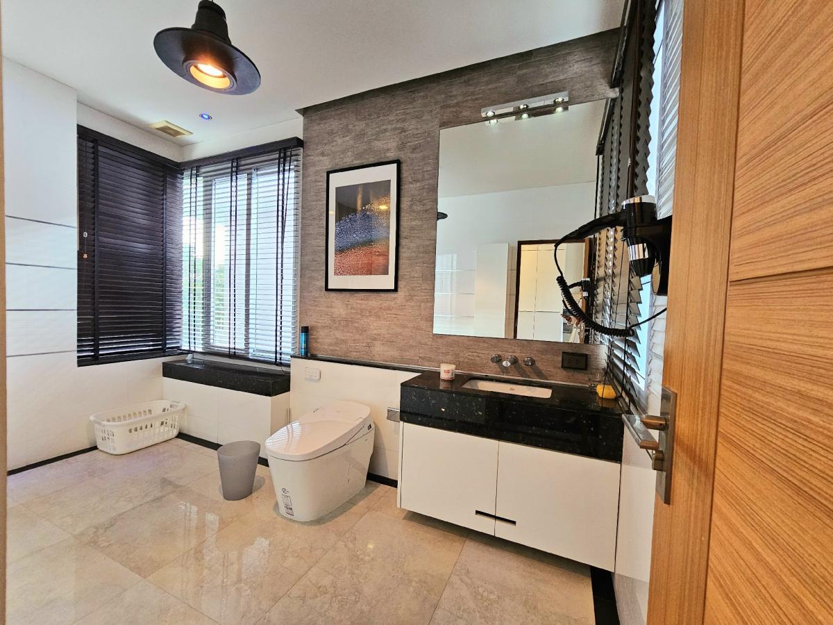 For RentHouseLadprao, Central Ladprao : 5 bedroom detached house, Lat Phrao