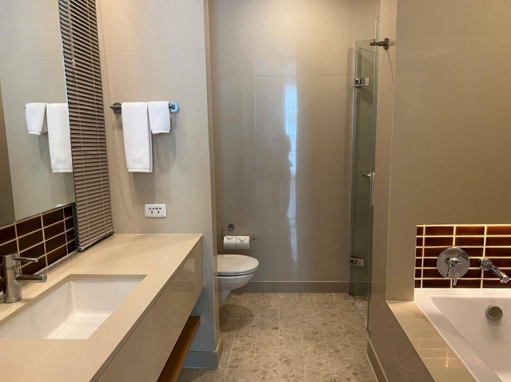 For RentCondoSathorn, Narathiwat : ✨Riverside condo for rent, 3 bedrooms, 200 sq m., fully furnished, large balcony with river view, near international school, ready to move in