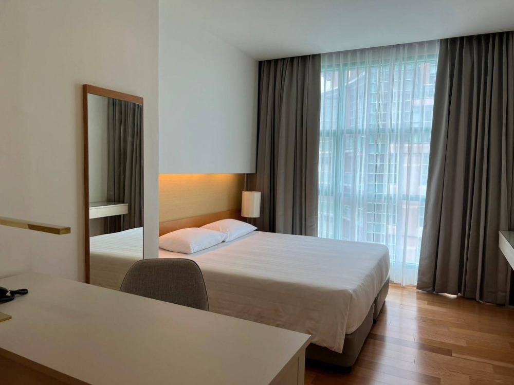 For RentCondoSathorn, Narathiwat : ✨Riverside condo for rent, 3 bedrooms, 200 sq m., fully furnished, large balcony with river view, near international school, ready to move in