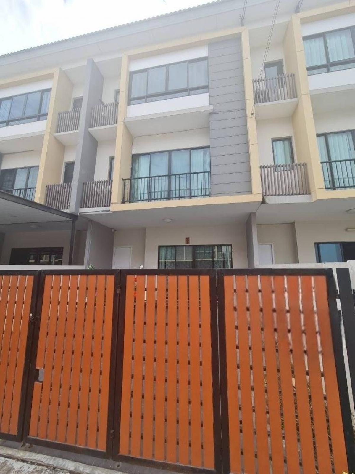 For RentTownhomeLadkrabang, Suwannaphum Airport : 📌 Get a free reservation 10/03/2015, rent/sell 3-story townhome, The Connect Up 3, Soi Chaloem Phrakiat 67, near Pan-ASIA International School 😻🐶 Pet Friendly.