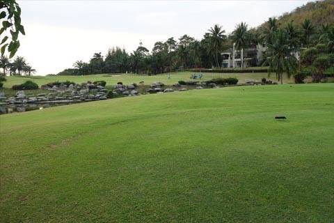 CondoCha-am Phetchaburi : For sale/rent: Condo Palm Hills (Palm Hills), Hua Hin, golf course view, hole 12
